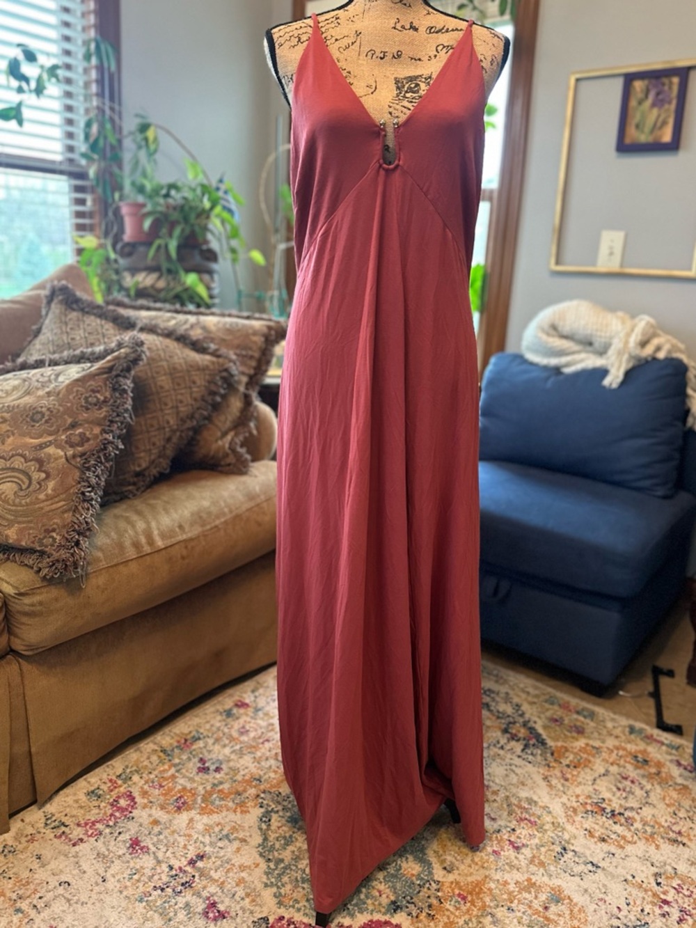 🆕 White House Black Market Women’s Rust Red V-Neck Maxi Dress with Hardware.